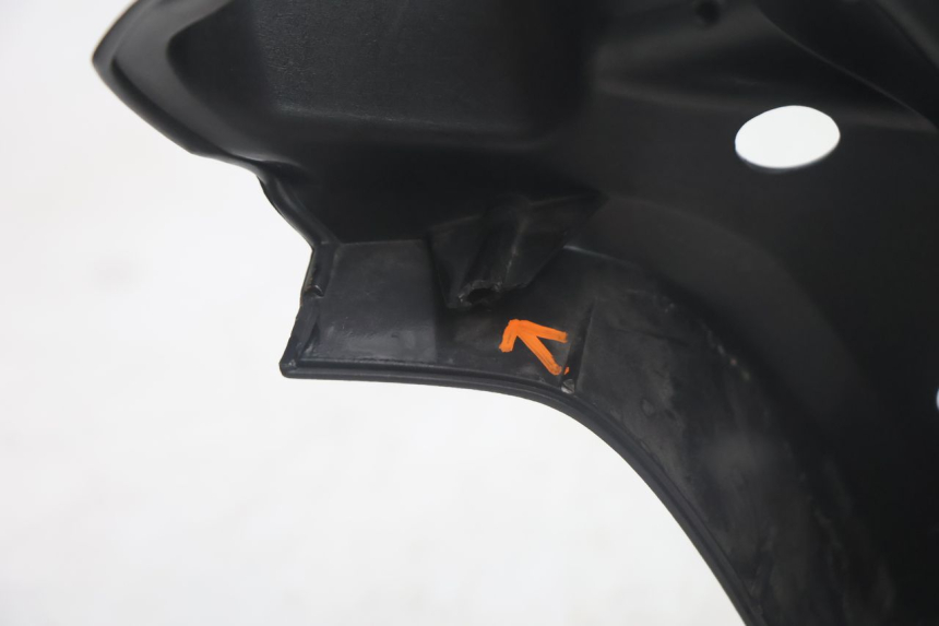 photo de COUVRE GUIDON AVANT YAMAHA YP MAJESTY 125 (2002 - 2006) - Points de fixation