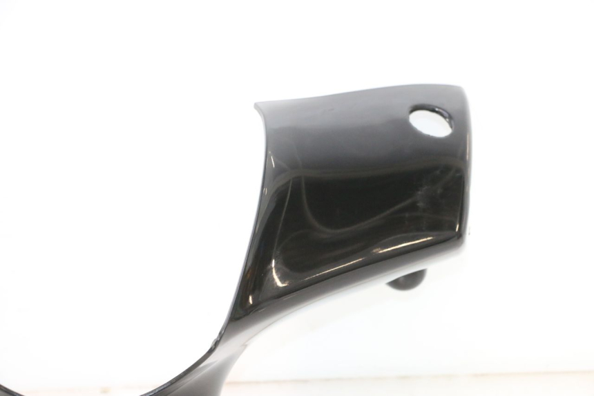 photo de COUVRE GUIDON AVANT PIAGGIO ZIP 4T 50 (2006 - 2017) - Détails caractéristiques