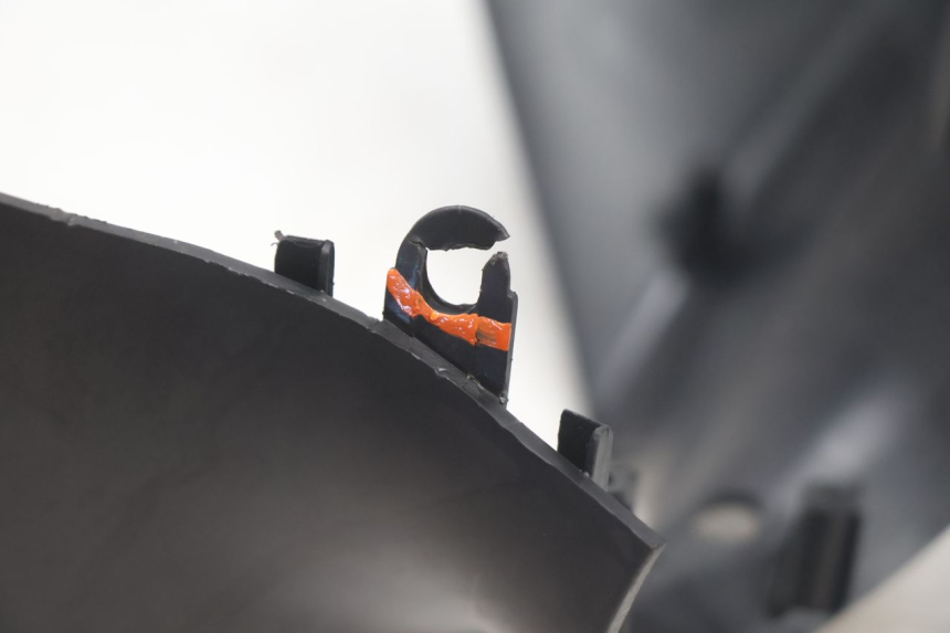 photo de COUVRE GUIDON AVANT PIAGGIO ZIP IGET 4T 50 (2021 - 2023) - Points de fixation