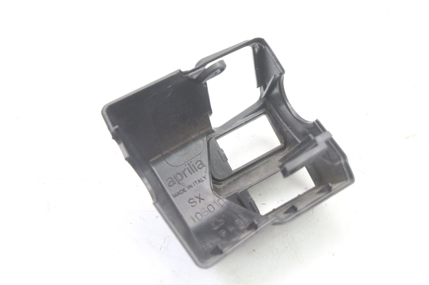 photo de COUVRE GUIDON COMMODO APRILIA ATLANTIC 125 (2003 - 2009)
