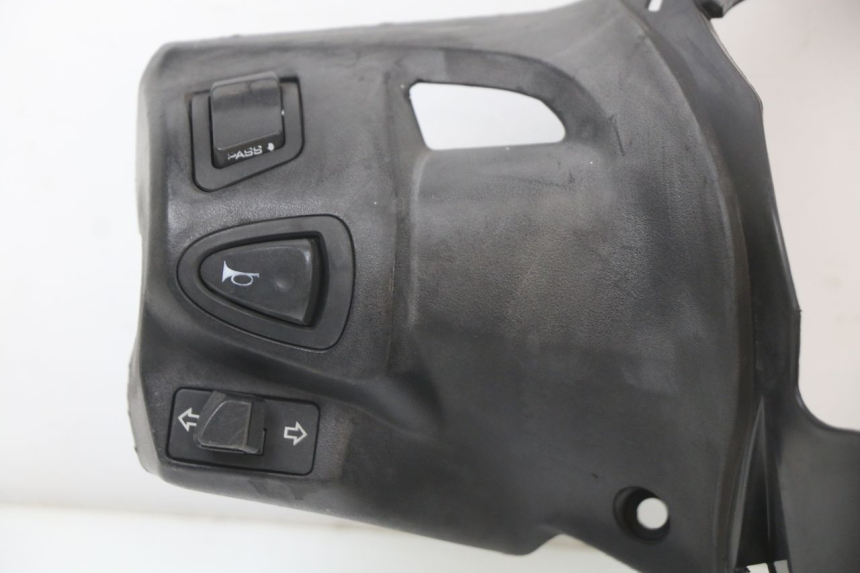 photo de COUVRE GUIDON COMMODO HONDA SH ABS 125 (2012 - 2017)