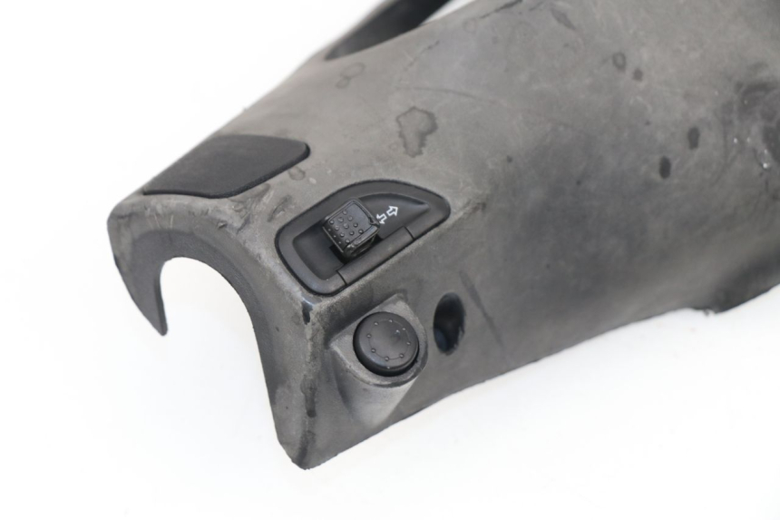photo de COUVRE GUIDON COMMODO PIAGGIO NRG EXTREME H2O 50 (1999 - 2001)