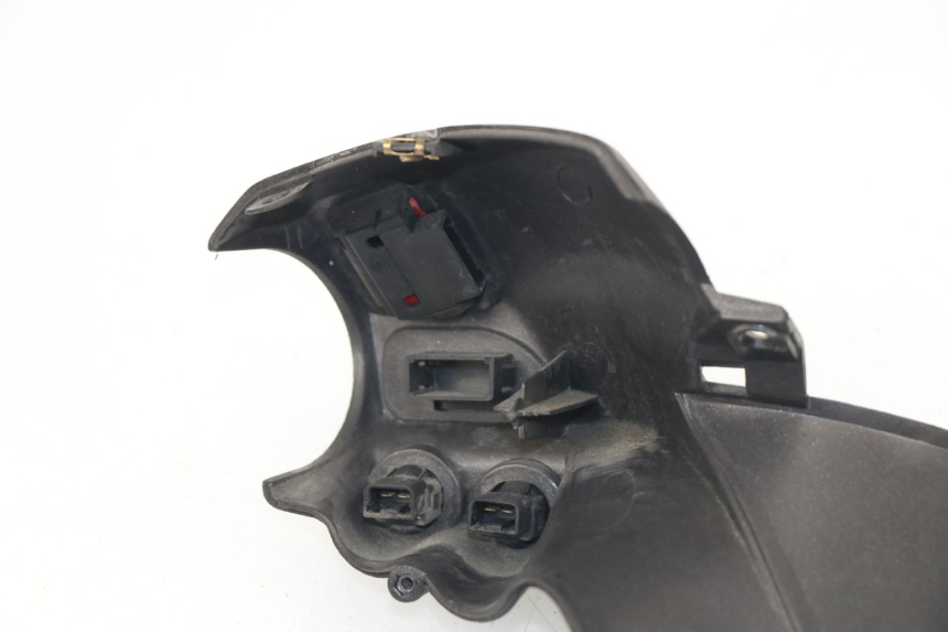 photo de COUVRE GUIDON COMMODO PIAGGIO X8 400 (2006 - 2007)