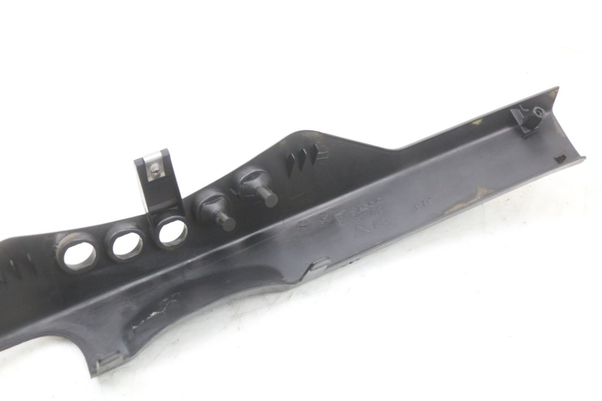 photo de COUVRE GUIDON COMMODO PIAGGIO X10 125 (2012 - 2017)