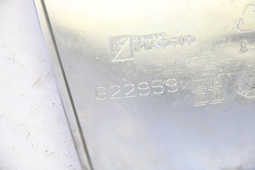 photo de COUVRE GUIDON  PIAGGIO MP3 RL 250 (2007 - 2010)