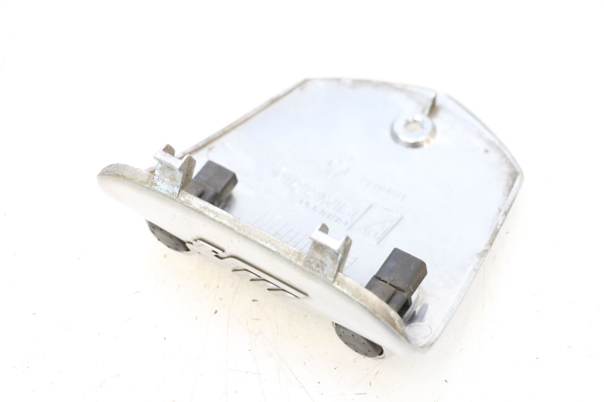photo de COUVRE GUIDON  PIAGGIO MP3 RL 250 (2006 - 2010) - Détail de la pièce