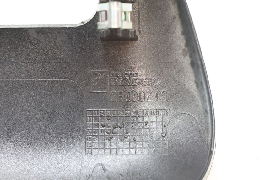 photo de COUVRE GUIDON  PIAGGIO MP3 500 (2016 - 2018) - Gros plan technique