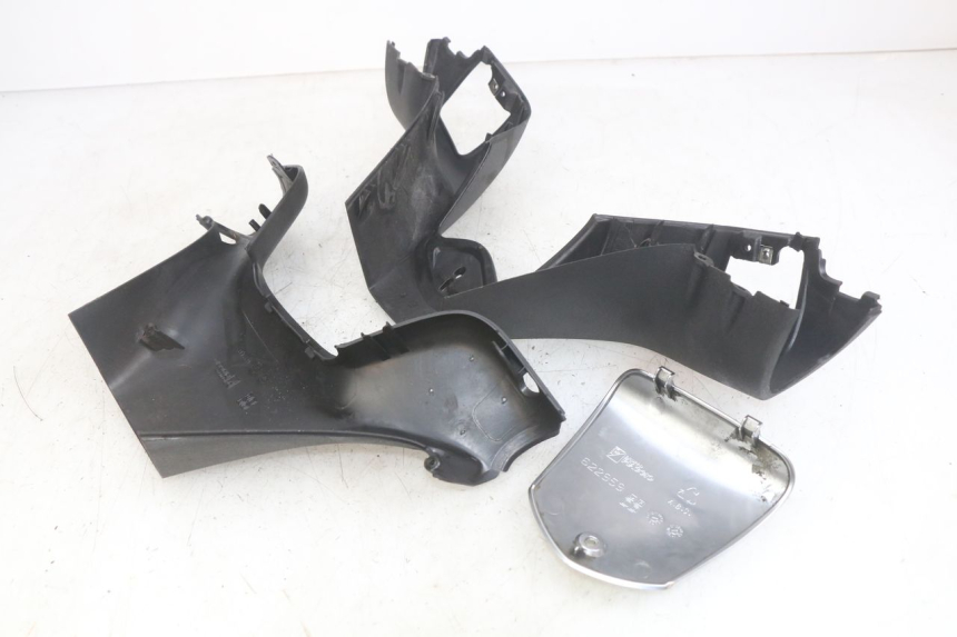 photo de COUVRE GUIDON PIAGGIO MP3 LT 400 (2007 - 2012)