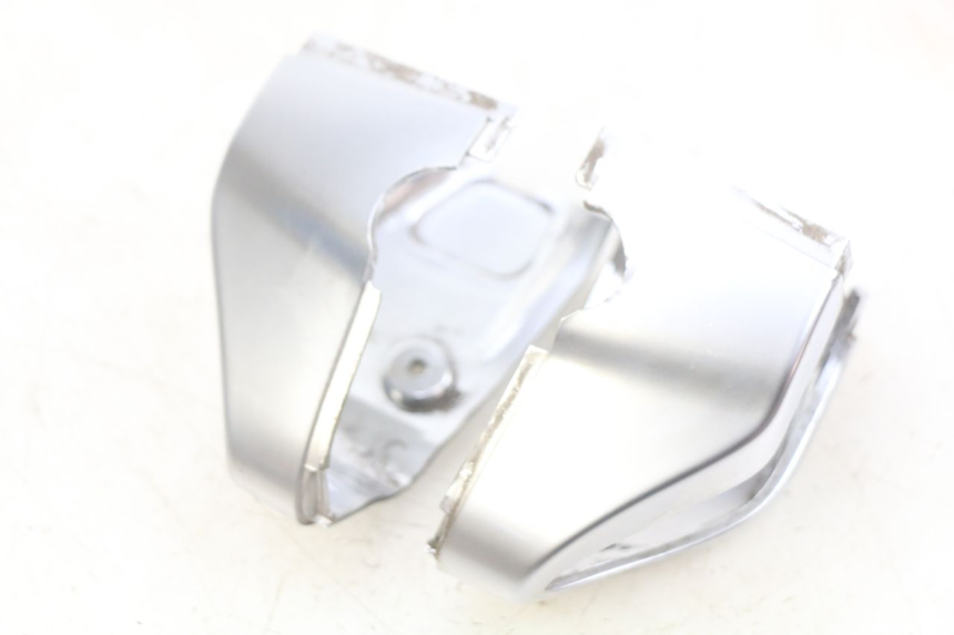 photo de COUVRE GUIDON PIAGGIO VESPA PRIMAVERA 2T 50 (2013 - 2018)