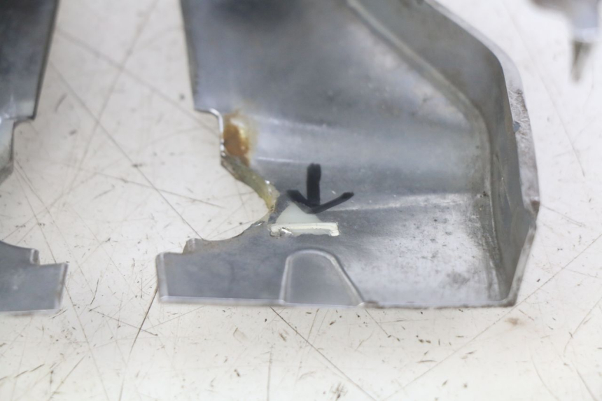 photo de COUVRE GUIDON PIAGGIO VESPA PRIMAVERA 2T 50 (2013 - 2018)