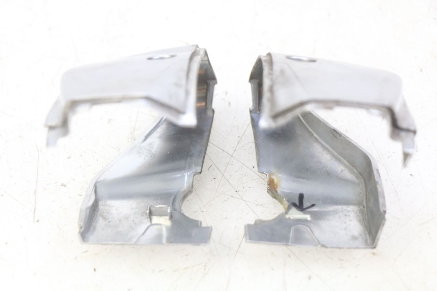 photo de COUVRE GUIDON PIAGGIO VESPA PRIMAVERA 2T 50 (2013 - 2018)