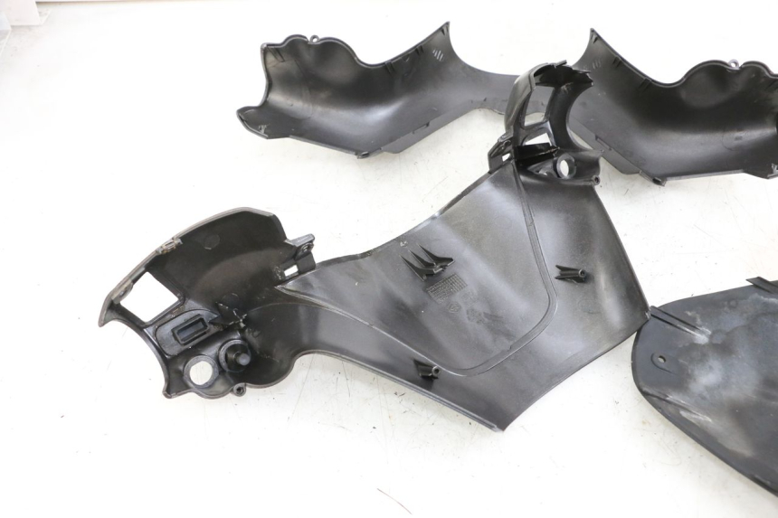 photo de COUVRE GUIDON  PIAGGIO X9 125 (2000 - 2003)