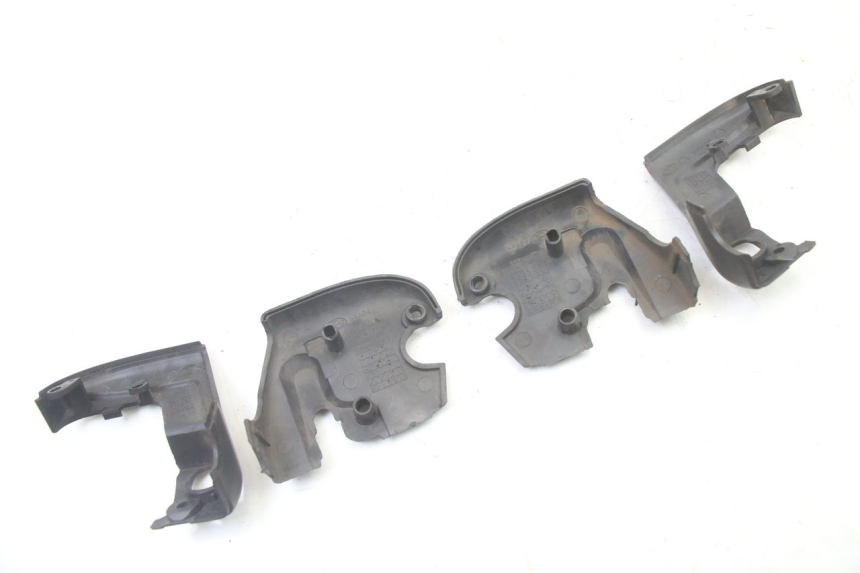 photo de COUVRE GUIDON  APRILIA SCARABEO GT TOURING 125 (1999 - 2005)