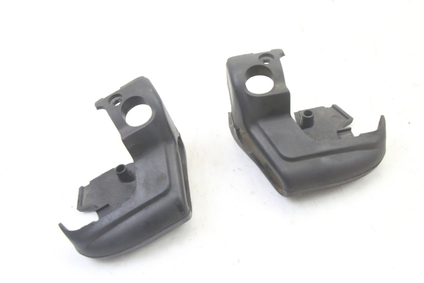 photo de COUVRE GUIDON  APRILIA SCARABEO GT TOURING 125 (1999 - 2005)