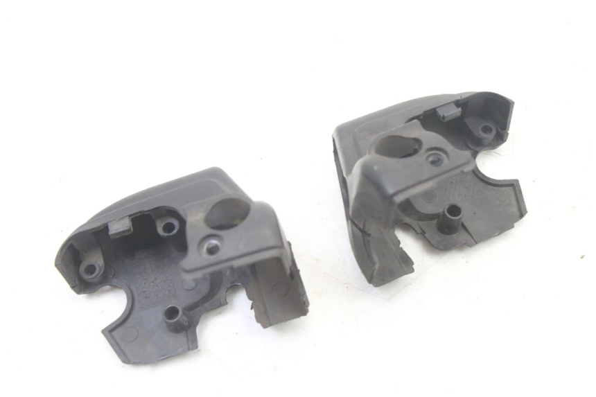 photo de COUVRE GUIDON  APRILIA SCARABEO GT TOURING 125 (1999 - 2005)