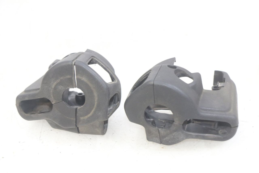photo de COUVRE GUIDON APRILIA SCARABEO LIGHT 125 (2007 - 2011)