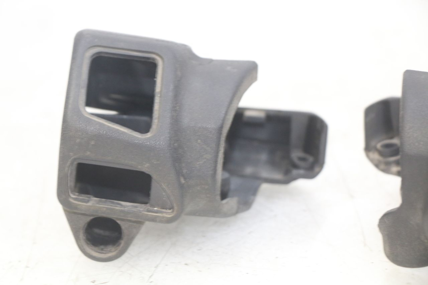 photo de COUVRE GUIDON APRILIA SCARABEO LIGHT 125 (2007 - 2011)
