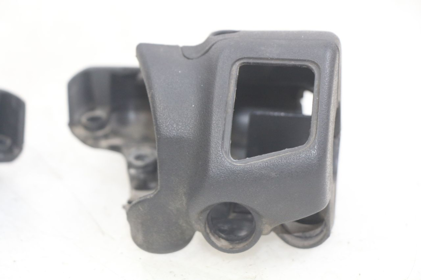 photo de COUVRE GUIDON APRILIA SCARABEO LIGHT 125 (2007 - 2011)
