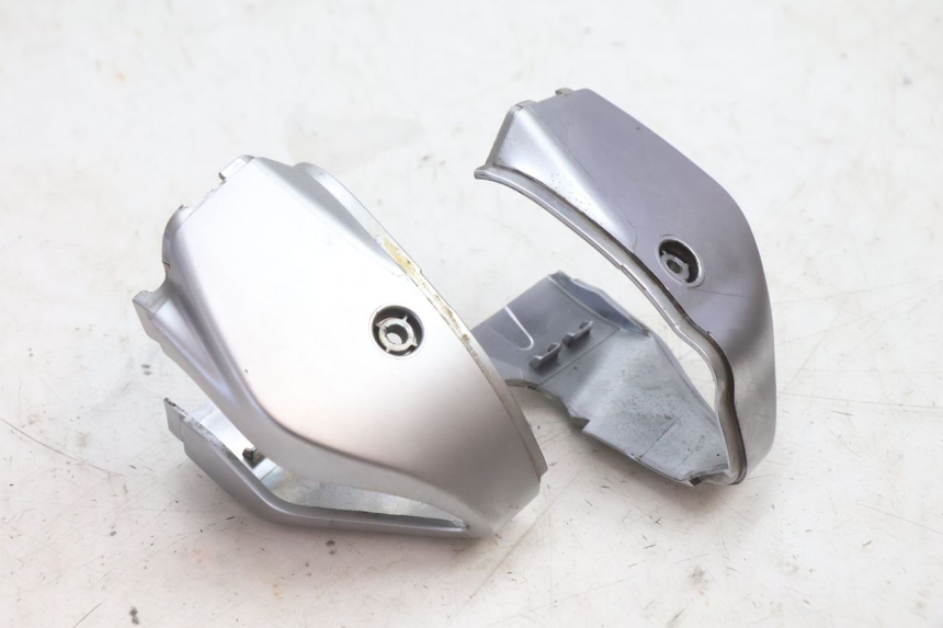 photo de COUVRE GUIDON PIAGGIO VESPA PRIMAVERA 2T 50 (2013 - 2018) - Vue principale