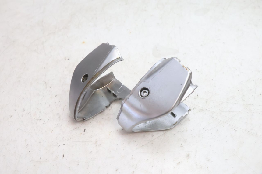 photo de COUVRE GUIDON PIAGGIO VESPA PRIMAVERA 2T 50 (2013 - 2018) - Zoom état d’usage