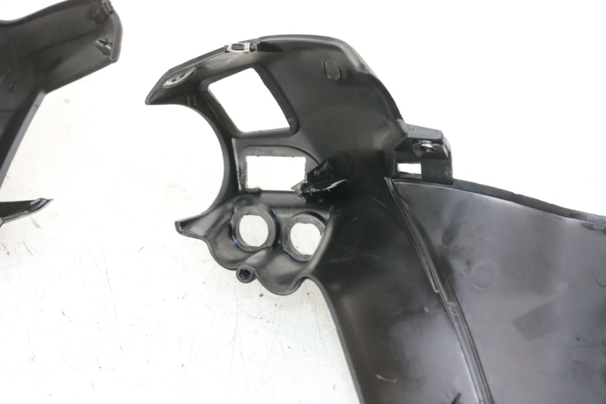 photo de COUVRE GUIDON PIAGGIO XEVO - X EVO 125 (2007 - 2016) - Détails caractéristiques