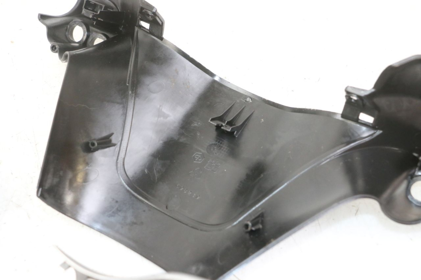 photo de COUVRE GUIDON PIAGGIO XEVO - X EVO 125 (2007 - 2016) - Vue rapprochée