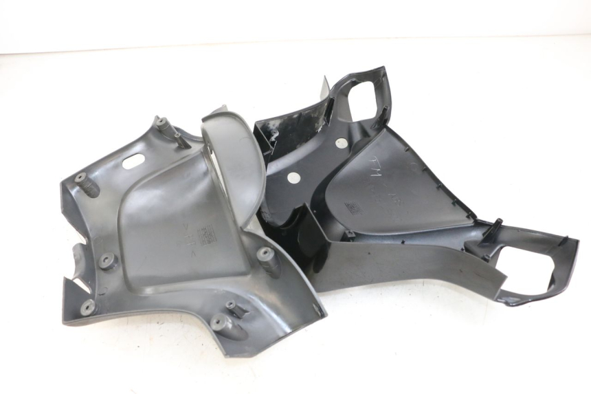 photo de COUVRE GUIDON  YAMAHA YP MAJESTY 125 (2002 - 2006)