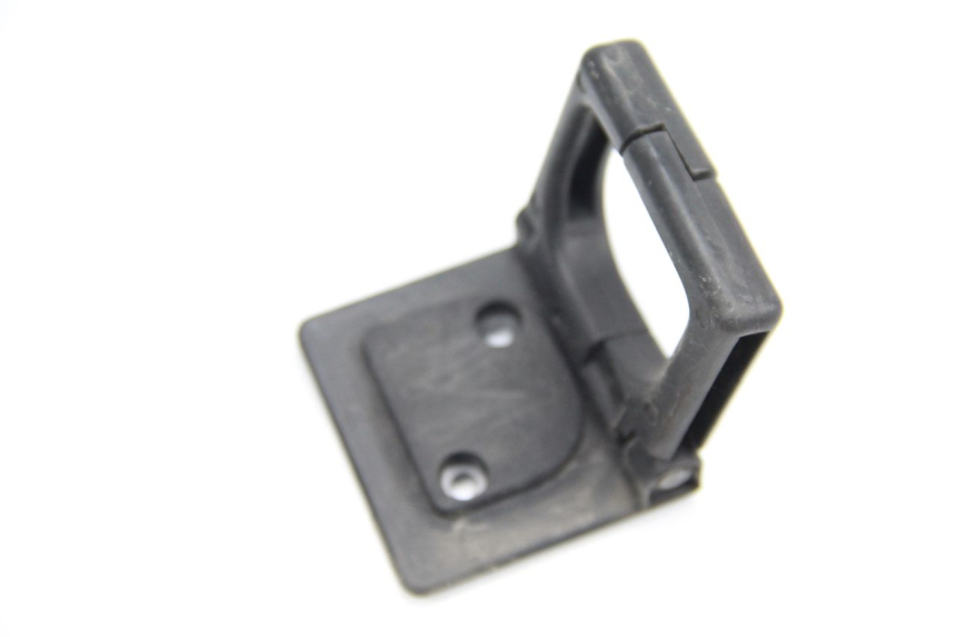 photo de CROCHET SAC PEUGEOT SATELIS 125 (2006 - 2009)