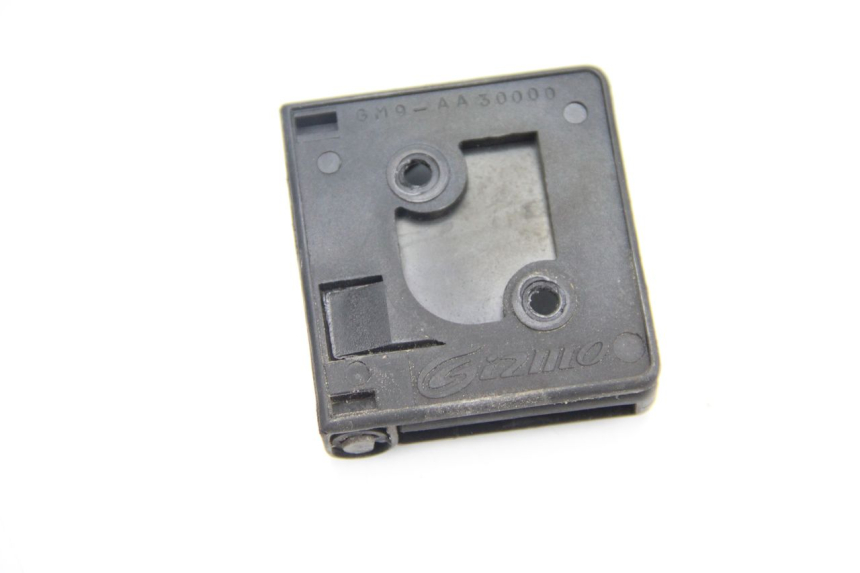 photo de CROCHET SAC PEUGEOT SATELIS 125 (2006 - 2009)