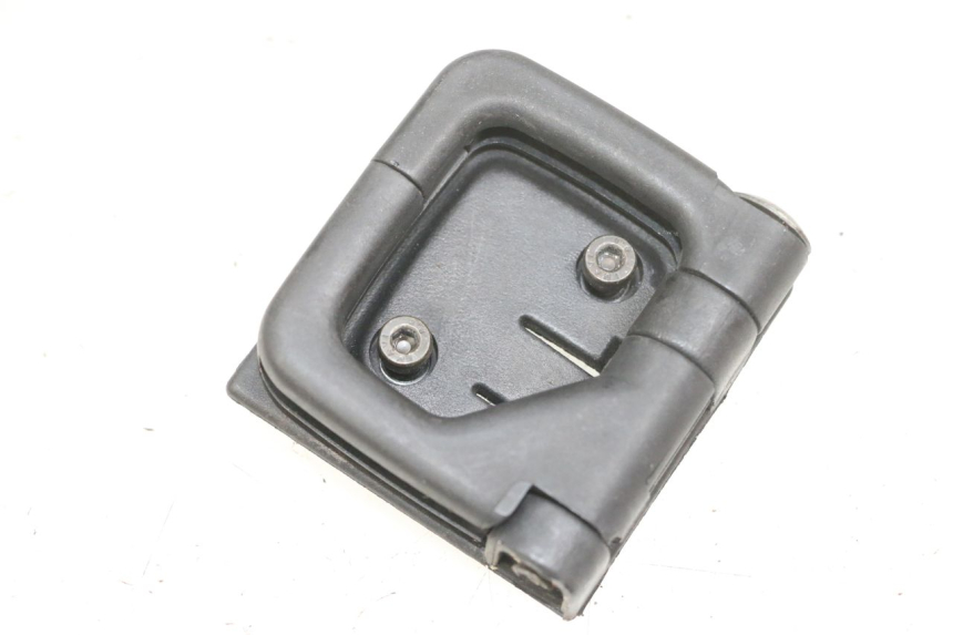 photo de CROCHET SAC PEUGEOT VIVACITY 100 (1999 - 2008) - Zoom état d’usage