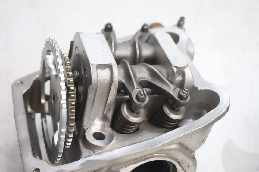 photo de CULASSE ARRIERE GILERA GP 800 (2007 - 2013) - Autre angle de vue