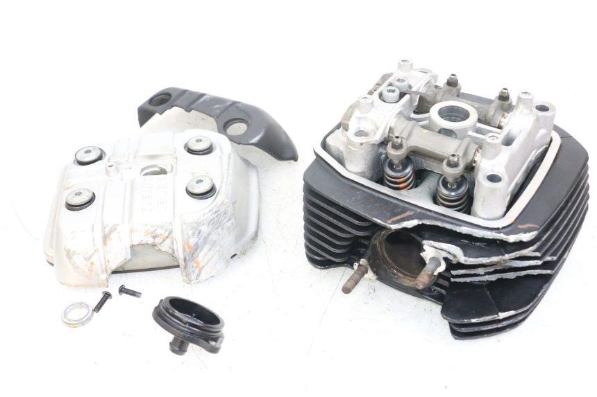 photo de CULASSE ARRIERE MOTO GUZZI NORGE 8V GT 1200 (2011 - 2016) - Détail de la pièce