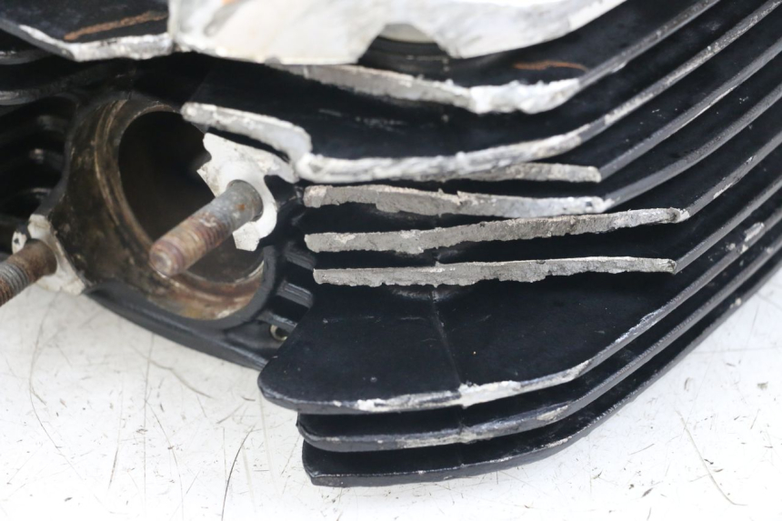 photo de CULASSE ARRIERE MOTO GUZZI NORGE 8V GT 1200 (2011 - 2016) - Détails caractéristiques