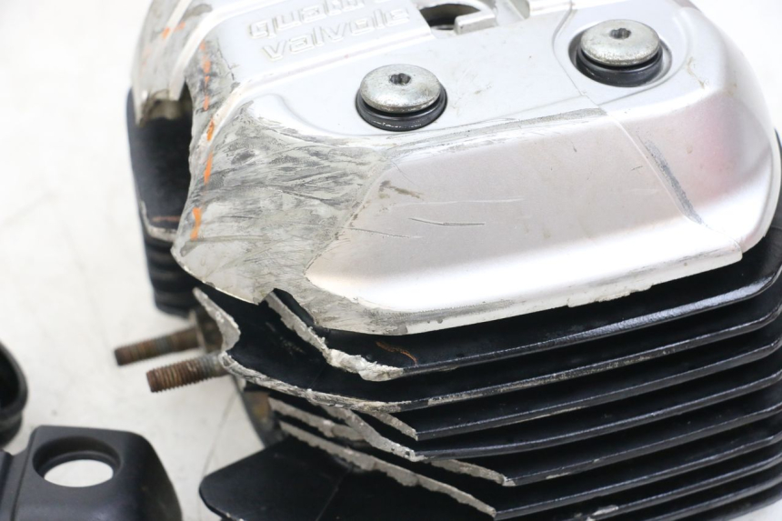 photo de CULASSE ARRIERE MOTO GUZZI NORGE 8V GT 1200 (2011 - 2016) - Vue rapprochée