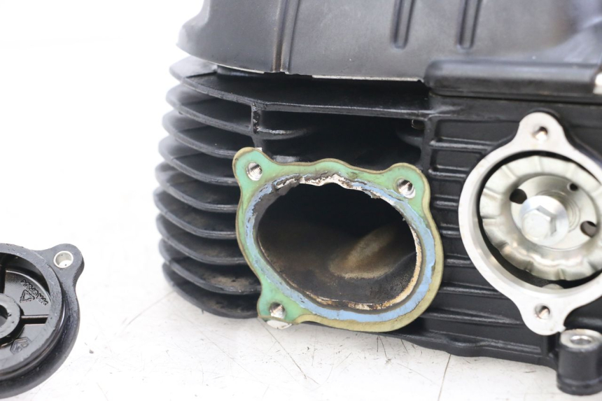 photo de CULASSE ARRIERE MOTO GUZZI NORGE 8V GT 1200 (2011 - 2016) - État de surface