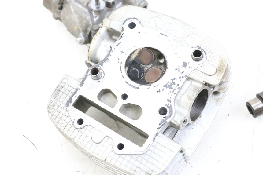 photo de CULASSE ARRIERE SUZUKI VL INTRUDER 125 (2004 - 2007)