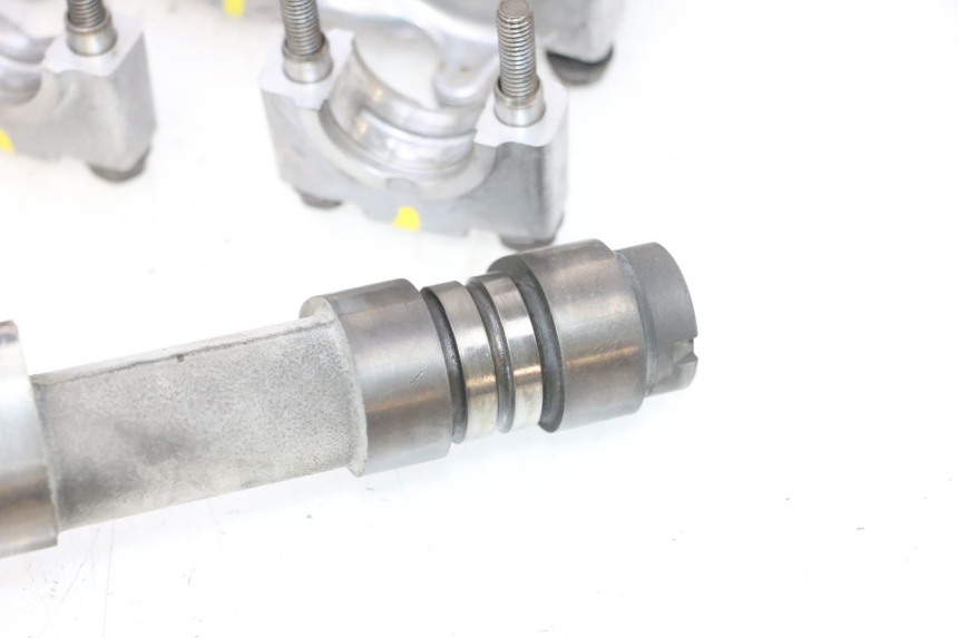 photo de CULASSE ARRIERE HONDA VFR FI RC46 800 (1998 - 2001) - Gros plan technique