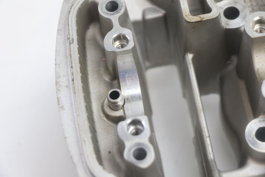 photo de CULASSE ARRIERE HONDA XLV VARADERO 125 (2007 - 2012) - Photo complémentaire