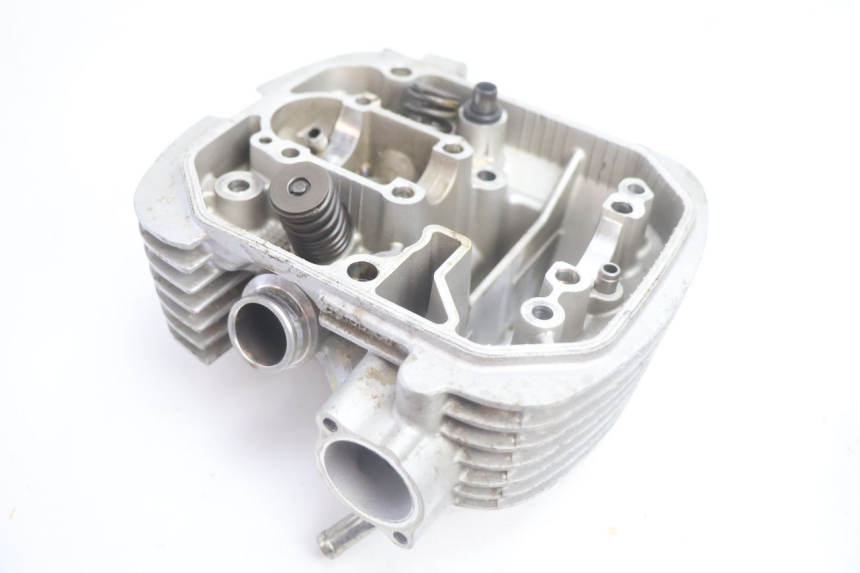 photo de CULASSE ARRIERE HONDA XLV VARADERO 125 (2007 - 2012) - Angle alternatif