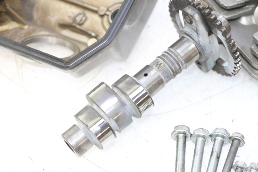 photo de CULASSE ARRIERE HONDA XRV AFRICA TWIN 750 (1990 - 1992) - Points de fixation