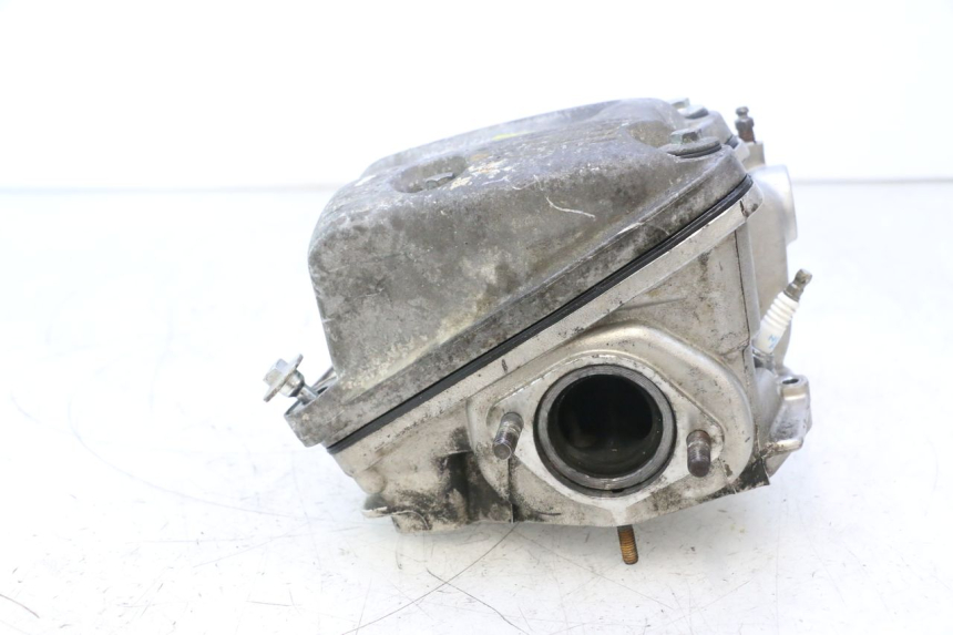photo de CULASSE AVANT GILERA GP 800 (2007 - 2013) - Détail de la pièce