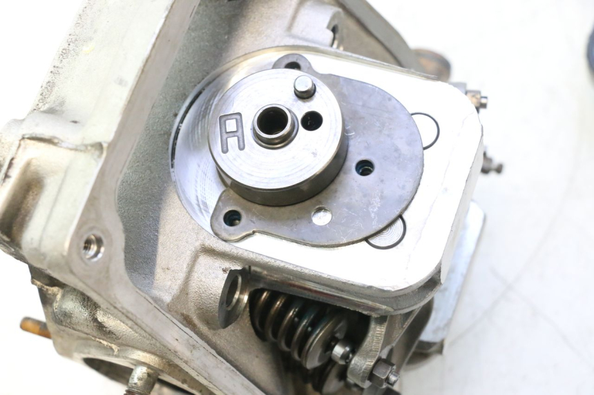 photo de CULASSE AVANT GILERA GP 800 (2007 - 2013) - Angle alternatif