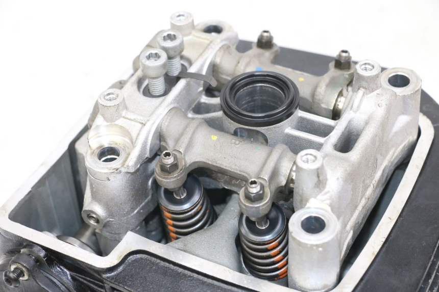 photo de CULASSE AVANT MOTO GUZZI NORGE 8V GT 1200 (2011 - 2016) - Zoom composants