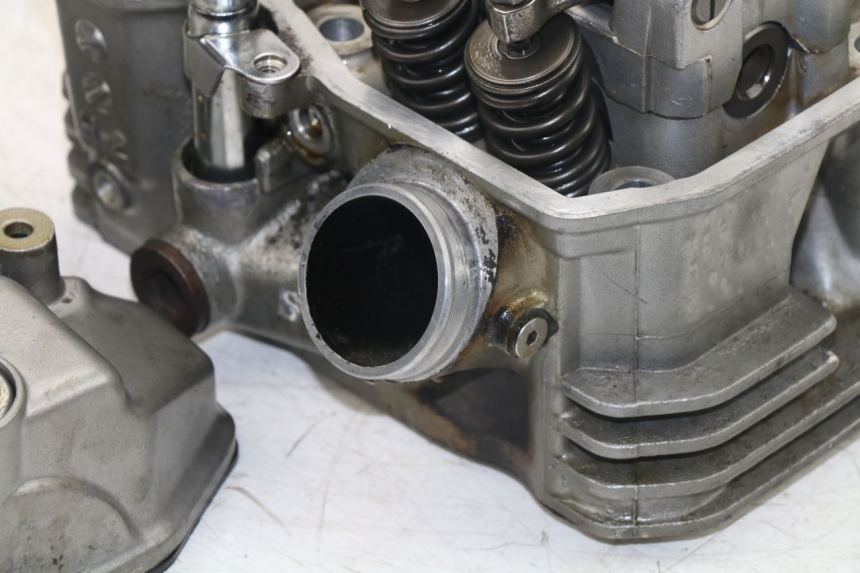 photo de CULASSE AVANT HONDA NTV REVERSE 650 (1988 - 1988) - Focus structure