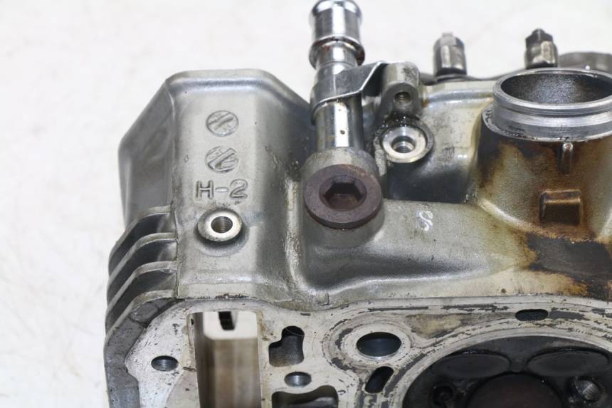 photo de CULASSE AVANT HONDA NTV REVERSE 650 (1988 - 1988) - Points de fixation