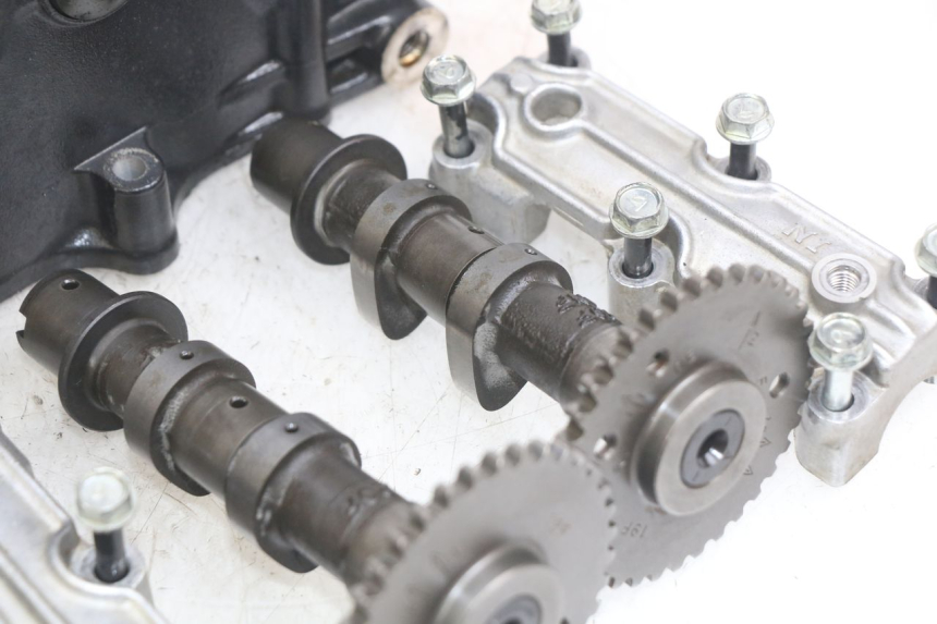 photo de CULASSE AVANT SUZUKI SV N 650 (1999 - 2002)