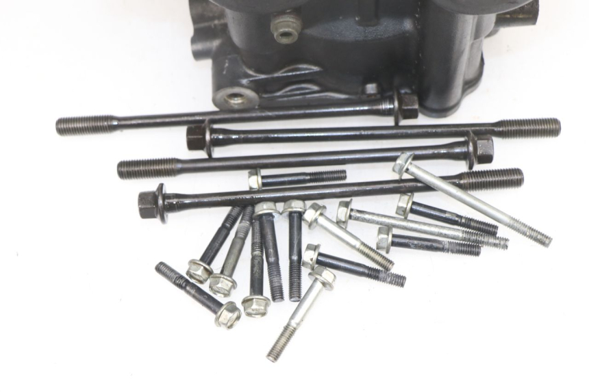photo de CULASSE AVANT SUZUKI SV S 650 (1999 - 2002)