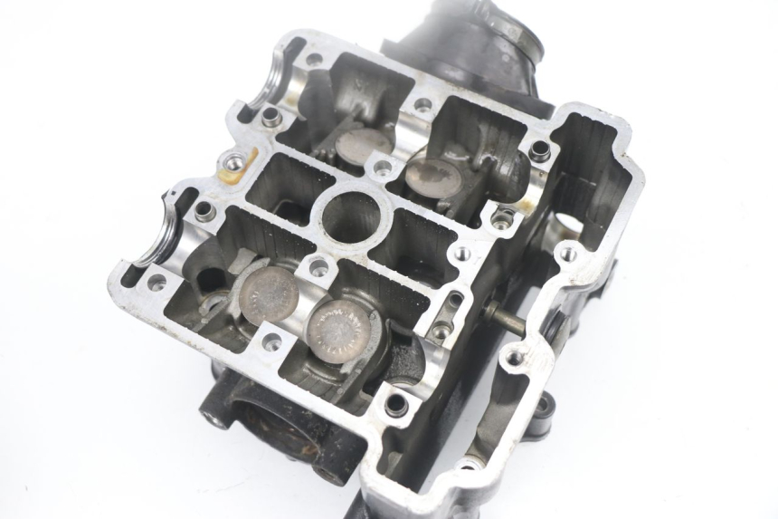 photo de CULASSE AVANT SUZUKI SV S 650 (1999 - 2002)