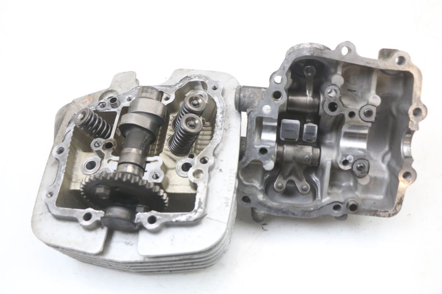 photo de CULASSE AVANT SUZUKI VL INTRUDER 125 (2004 - 2007)