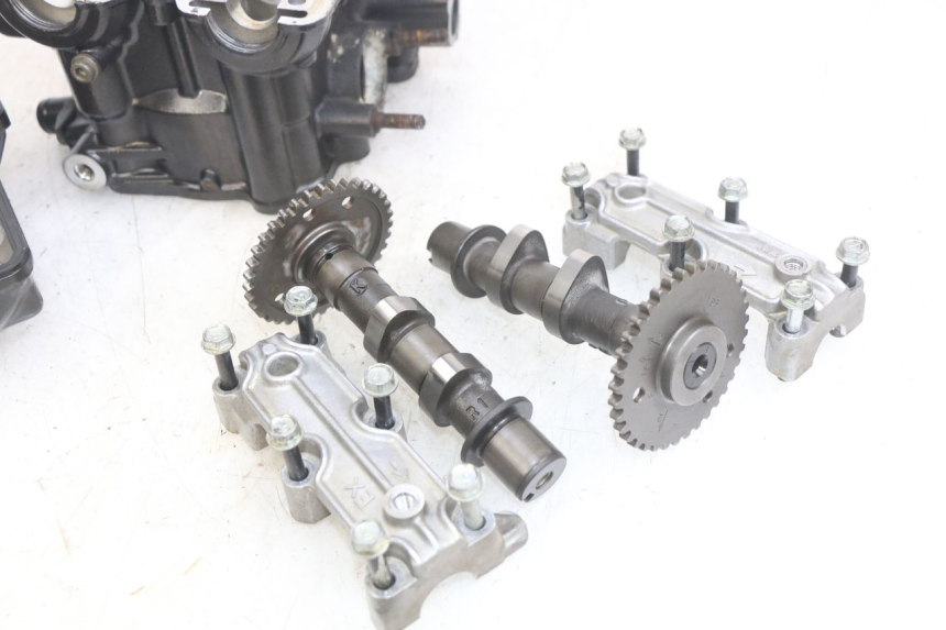photo de CULASSE AVANT SUZUKI SV N 650 (1999 - 2002) - Détails caractéristiques